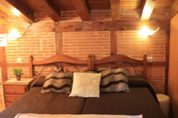 Готель Hostal Segovia Adults Only Екстер'єр фото